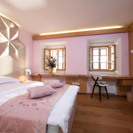 Skrabceva Domacija Hotel Ribnica ภายนอก รูปภาพ