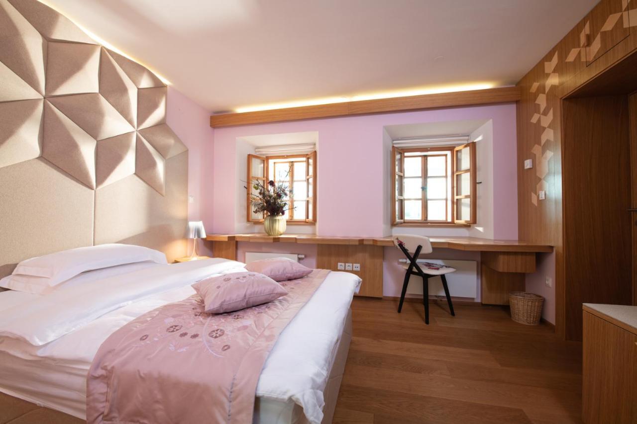 Skrabceva Domacija Hotel Ribnica ภายนอก รูปภาพ