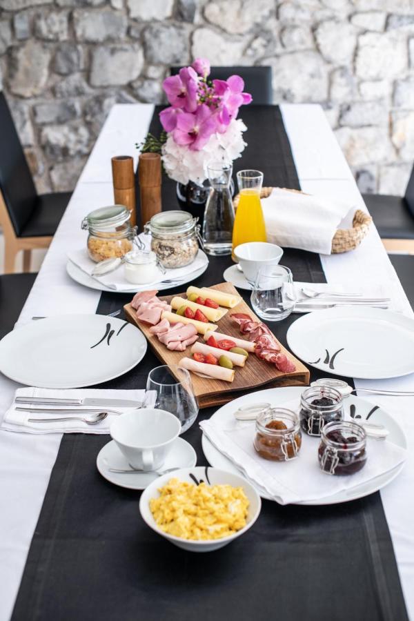 Skrabceva Domacija Hotel Ribnica ภายนอก รูปภาพ