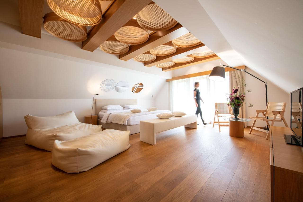 Skrabceva Domacija Hotel Ribnica ภายนอก รูปภาพ