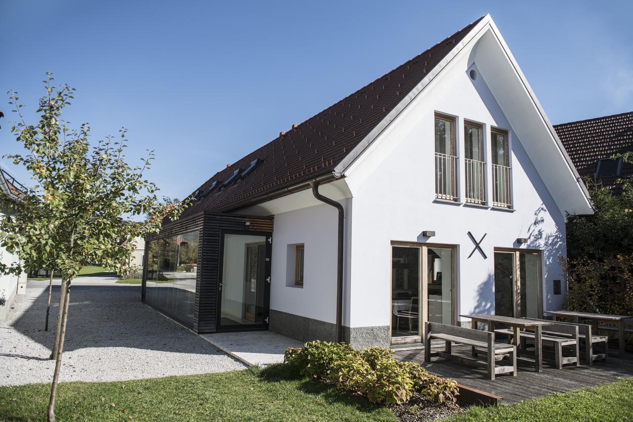 Skrabceva Domacija Hotel Ribnica ภายนอก รูปภาพ